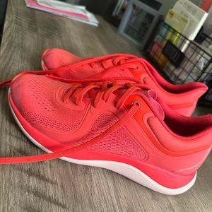 Lululemon Chargeful Feel Low Sneaker size 8.5